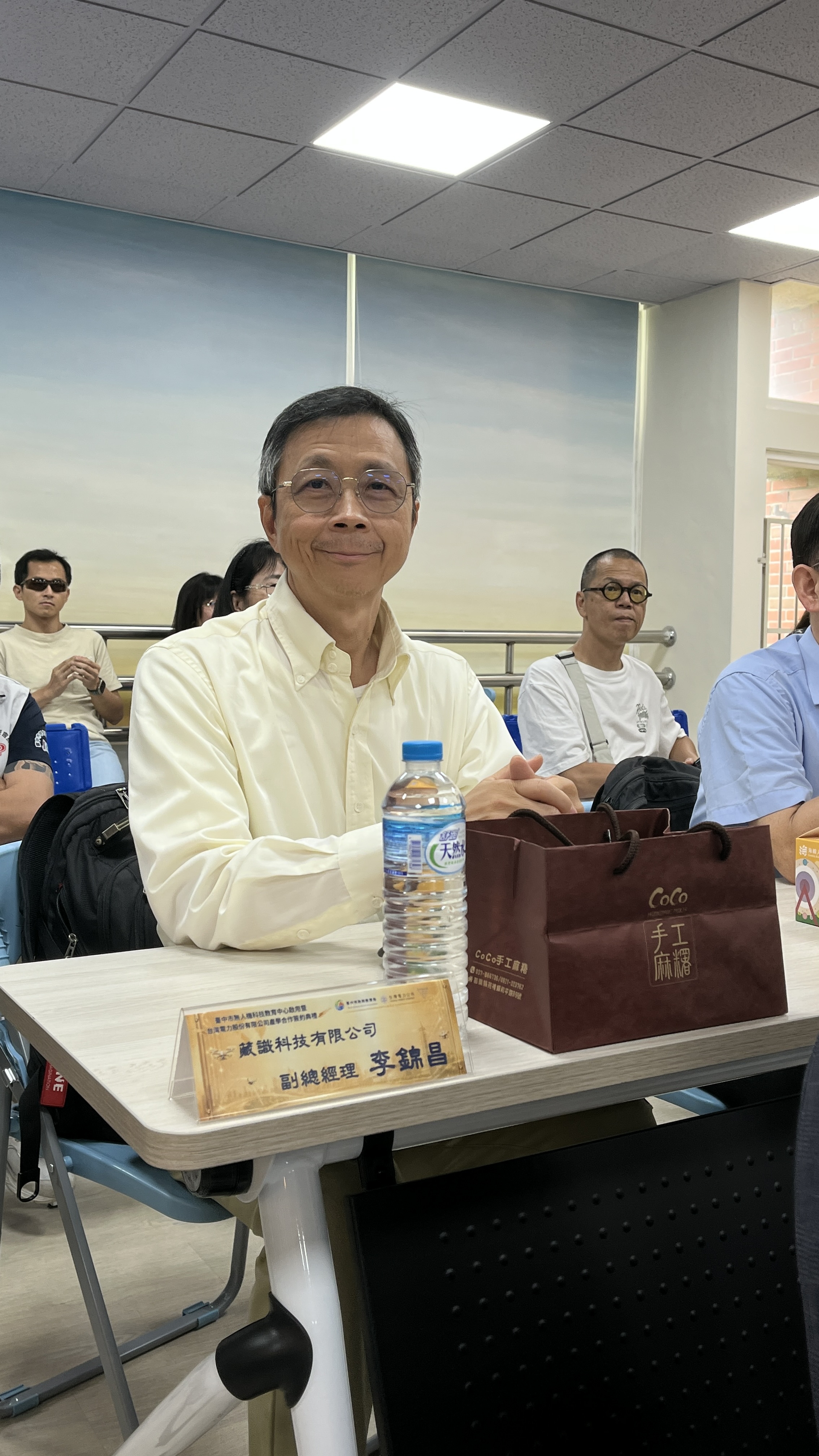 培育非紅供應鏈人才!「台中市無人機科技教育學習中心」大甲高工隆重揭牌 藏識科技受邀出席 現場展示「無人機模擬器」獲高度肯定